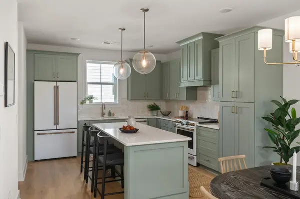 3328 Conviser Dr, Nashville, TN 37207