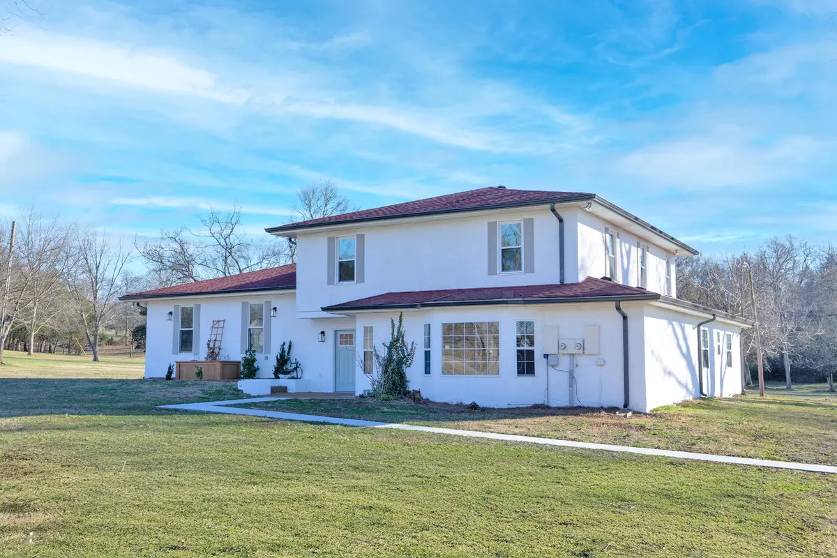 557 Peach Valley Rd, Gallatin, TN 37066 - #1