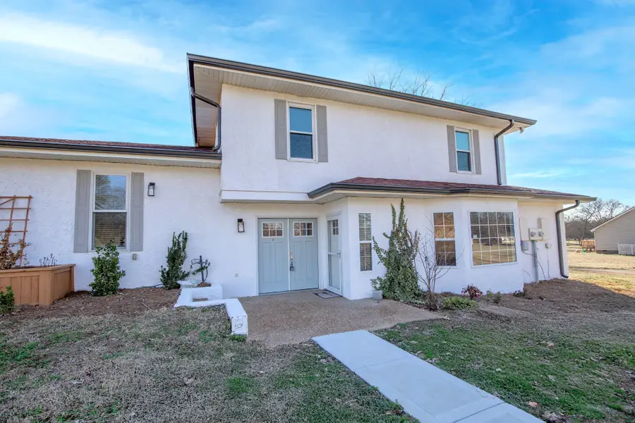 557 Peach Valley Rd, Gallatin, TN 37066 - #2