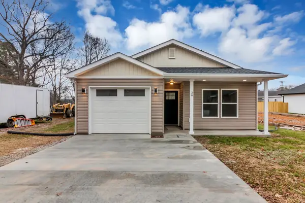 38 Warren St, Paris, TN 38242