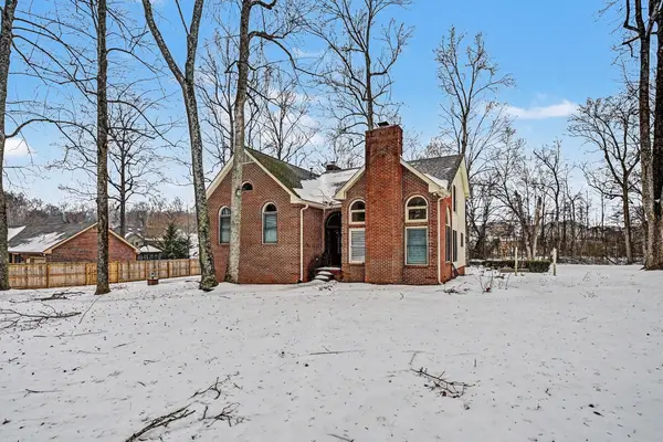 2202 Woodmont Dr, Springfield, TN 37172