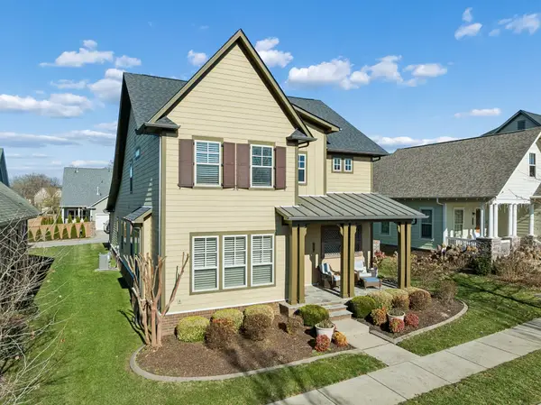 3104 Hazelton Dr, Thompsons Station, TN 37179