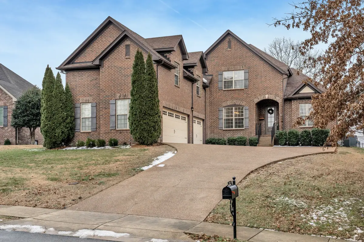 1006 Tower Hill Ln, Hendersonville, TN 37075 - #1