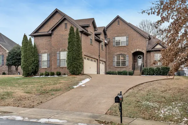 1006 Tower Hill Ln, Hendersonville, TN 37075