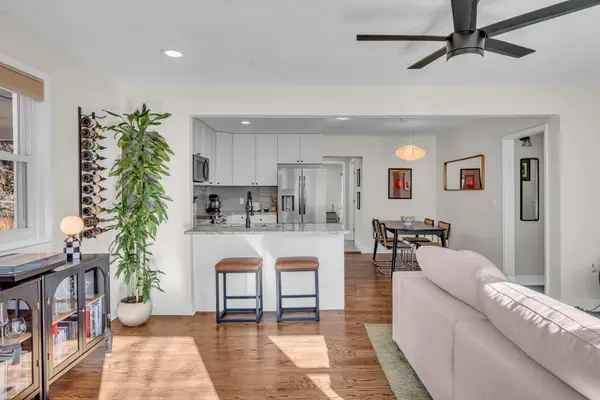 2219 Fernwood Dr, Nashville, TN 37216