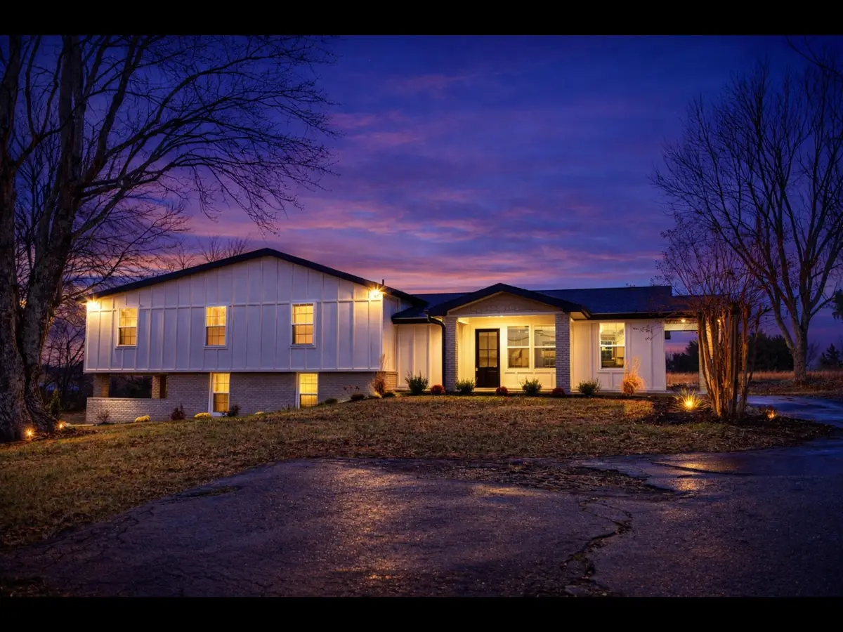 1877 Airport Lake Rd, McMinnville, TN 37110 - #1