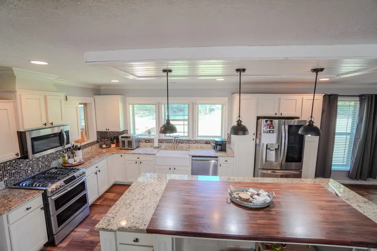 137 Hawkins Rd, Westmoreland, TN 37186 - Image #1