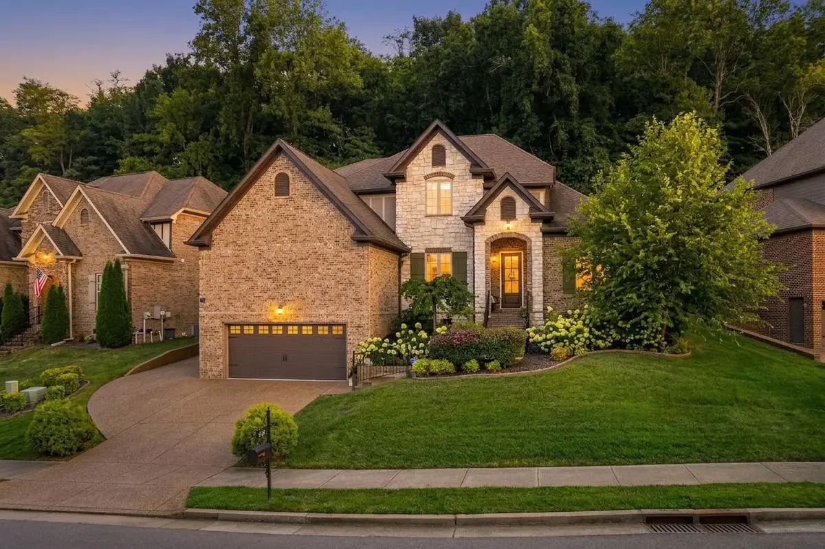 7224 Natchez Pointe Dr, Nashville, TN 37221 - #1