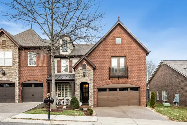 107 Village Cir, Lebanon, TN 37087