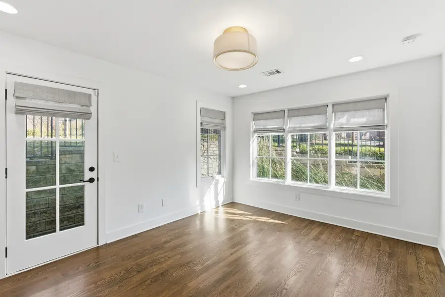 519 Chesterfield Ave #1, Nashville, TN 37212 - #3