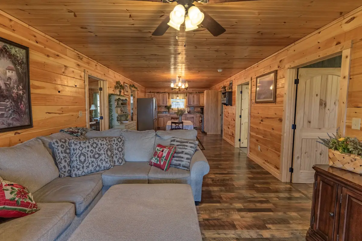 303 Walnut Grove Ln, McMinnville, TN 37110 - #1