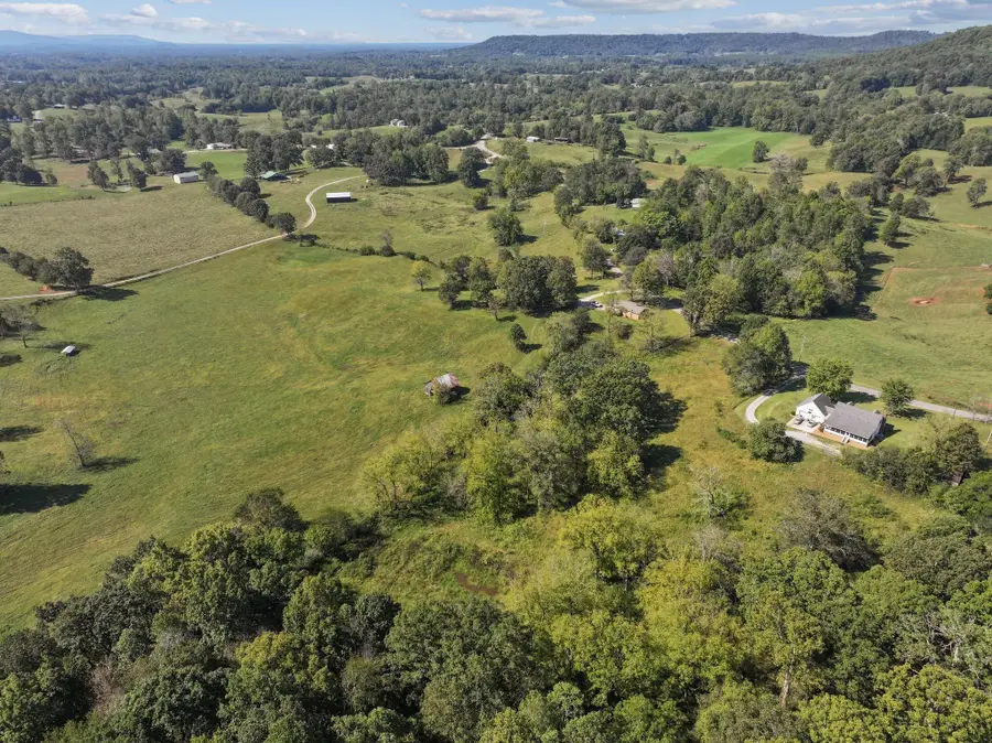 515 Jericho Rd, Quebeck, TN 38579 - #3