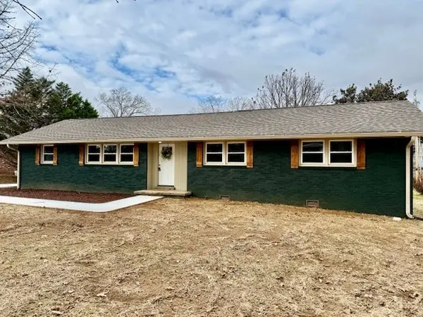 402 Edgewood Dr, Tullahoma, TN 37388