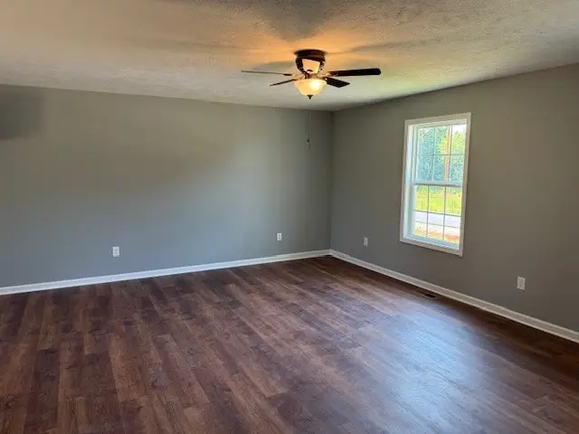 159 Hesselly Rd, Decherd, TN 37324 - #2