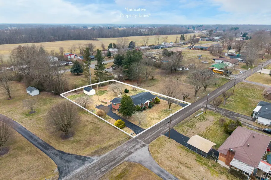 341 Dearman St, Smithville, TN 37166 - #3