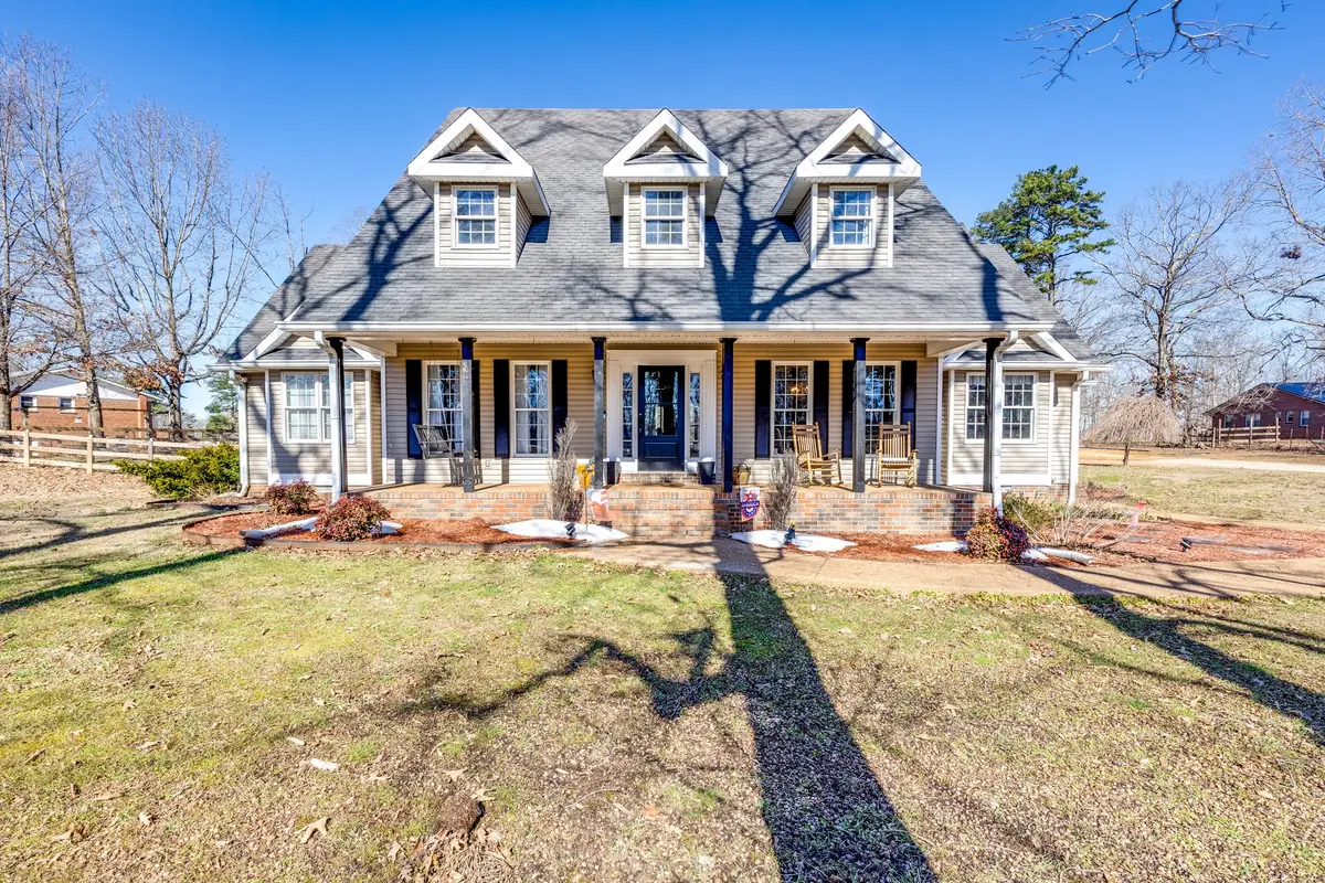 831 Columbia Hwy, Hohenwald, TN 38462 - #1