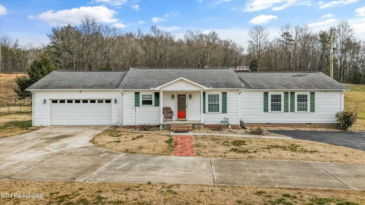 812 New Clear Branch Rd, Rocky Top, TN 37769 - #1
