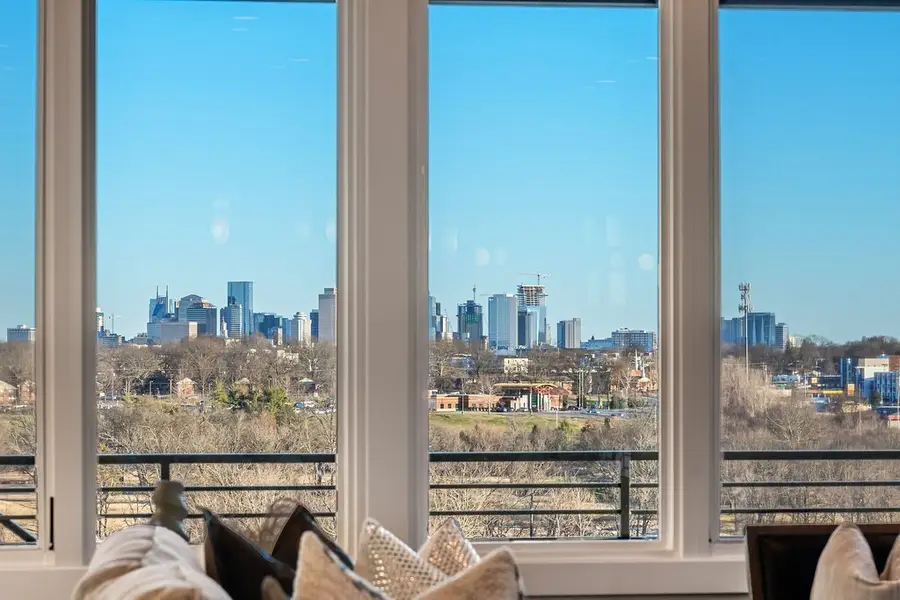 2118 Cliff Dr, Nashville, TN 37218 - Image #3