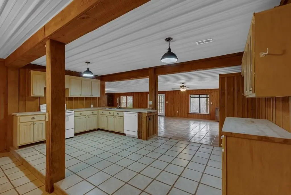 233 Macarthur Ln, Walling, TN 38587 - #1