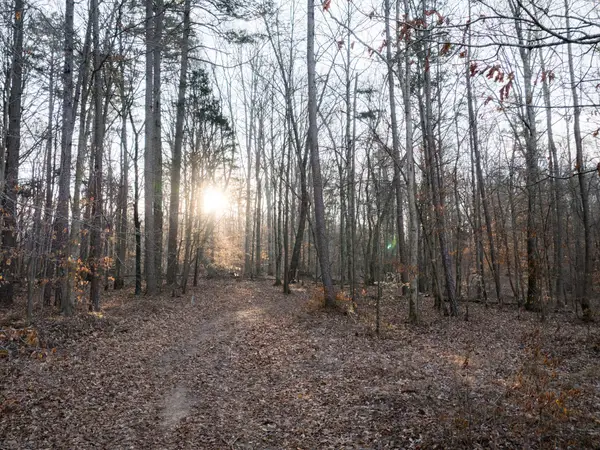 2 Pinewood Road, Nunnelly, TN 37137