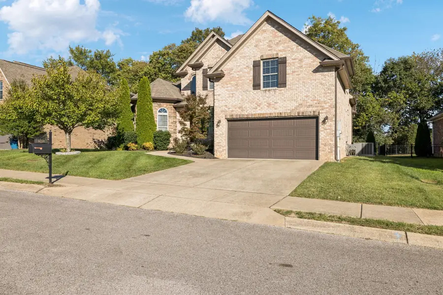 8018 Fenwick Ln, Spring Hill, TN 37174 - #2