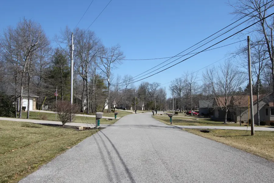 123 Windsor Rd, Crossville, TN 38558 - #3