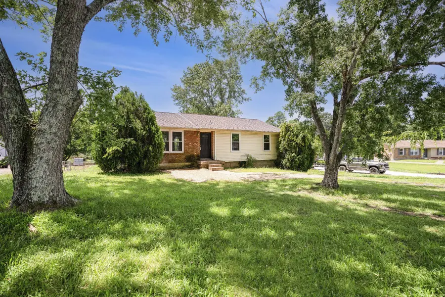 102 Winston Ct, Clarksville, TN 37042 - #3