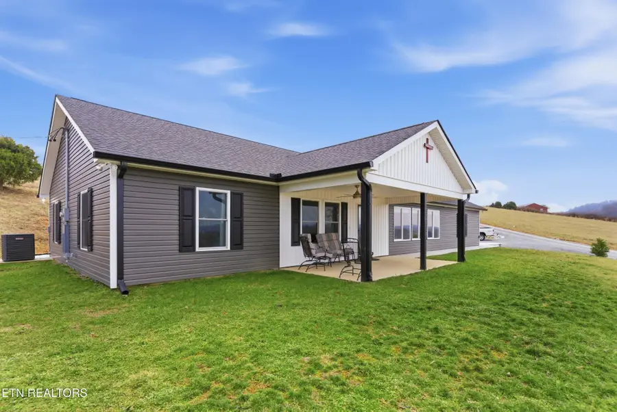 6911 Fairview Rd, Corryton, TN 37721 - #2