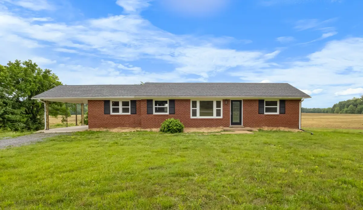 3070 Dover Rd, Woodlawn, TN 37191 - #1