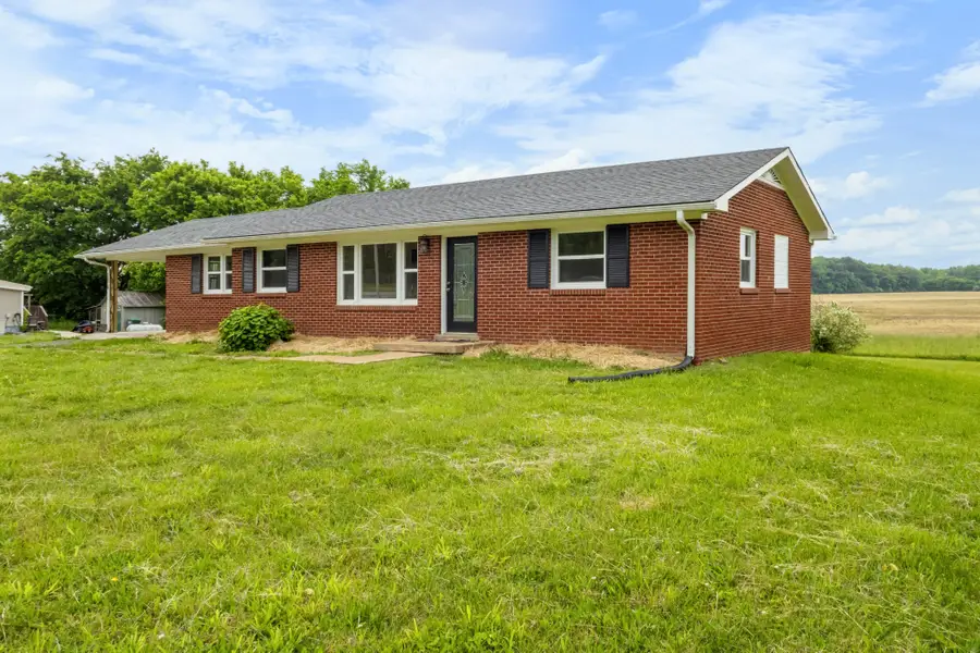 3070 Dover Rd, Woodlawn, TN 37191 - #2