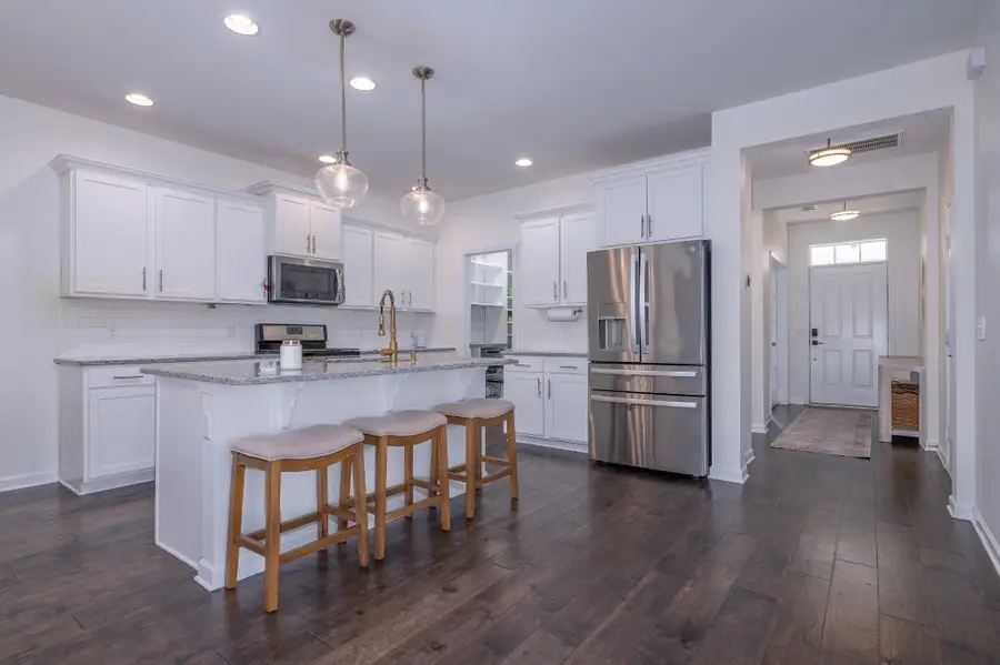 1941 Stonewater Dr, Hermitage, TN 37076 - #2