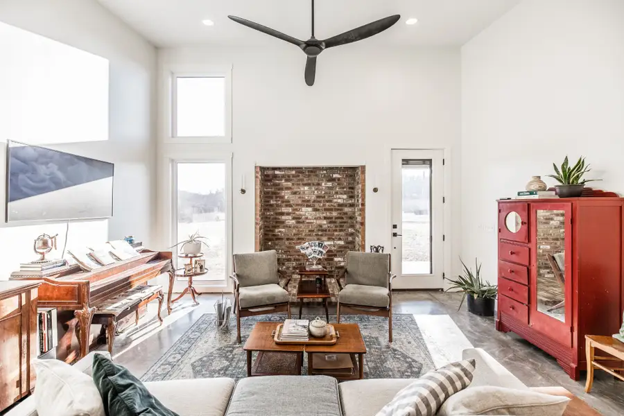 378 Mount Vernon Rd, Bethpage, TN 37022 - #2