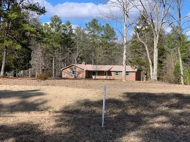 641 Swan Ave, Hohenwald, TN 38462 - #1