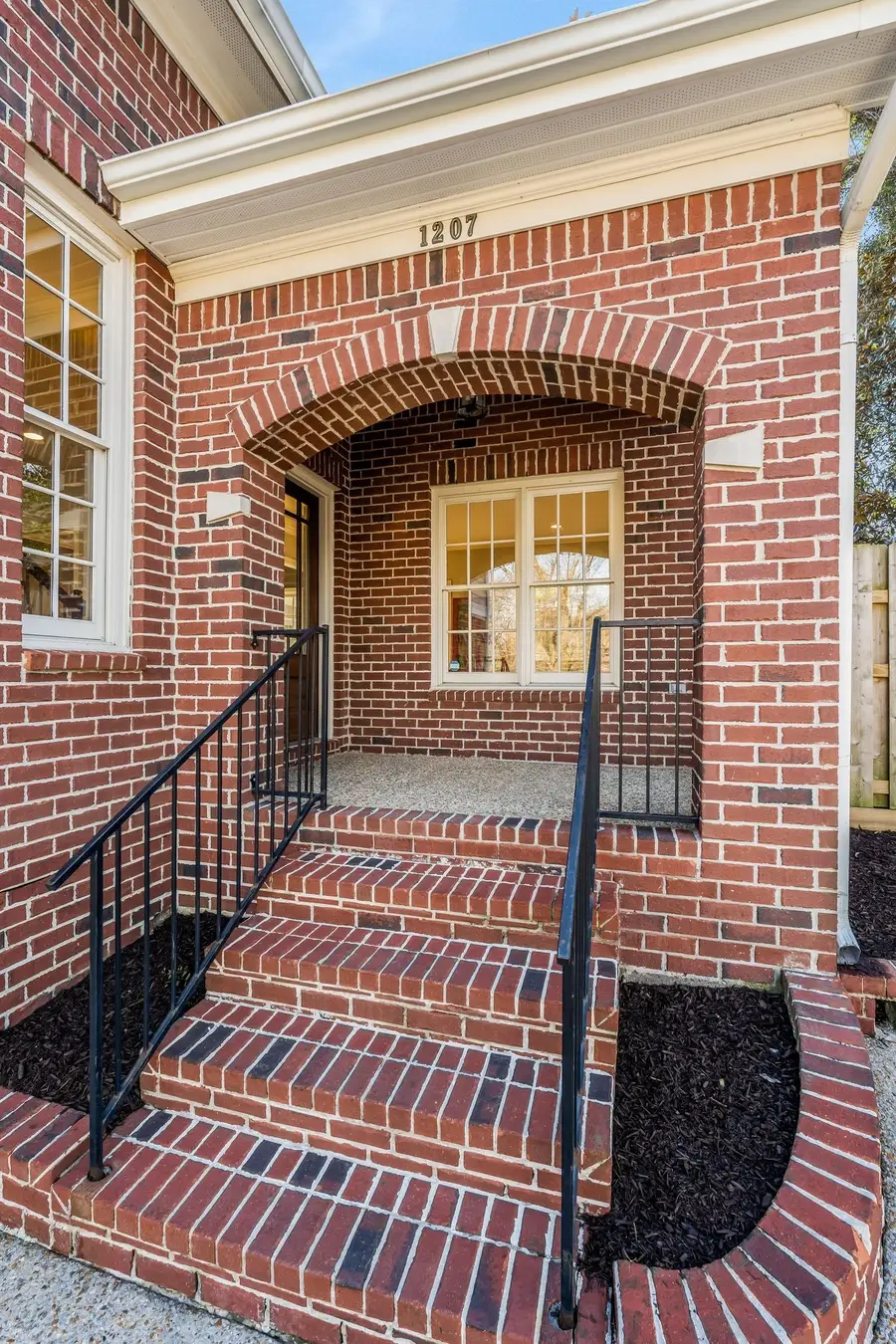 1207 Grandview Dr, Nashville, TN 37215 - #2