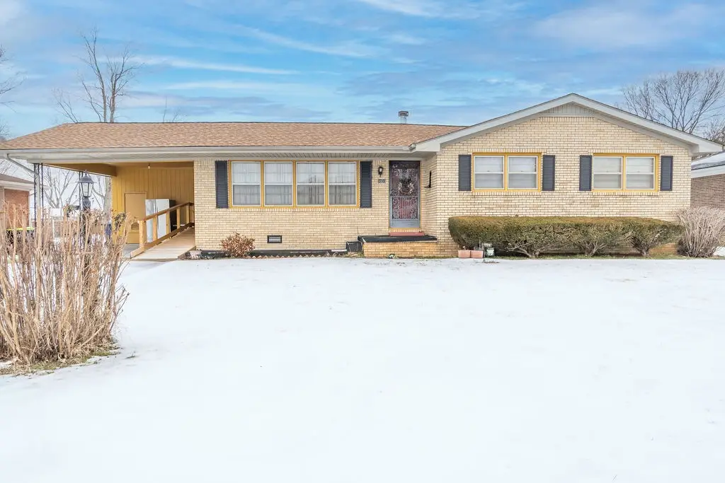 3030 Clover Ln, Hopkinsville, KY 42240 - #1