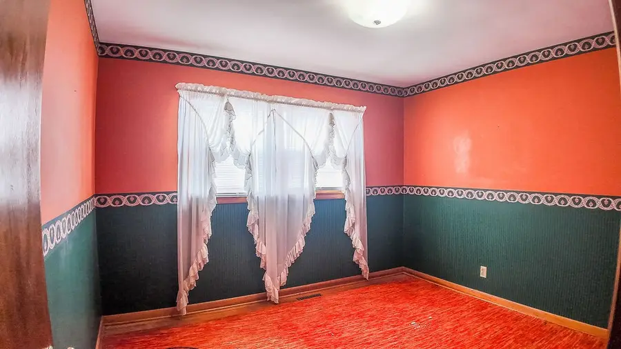 3030 Clover Ln, Hopkinsville, KY 42240 - #3