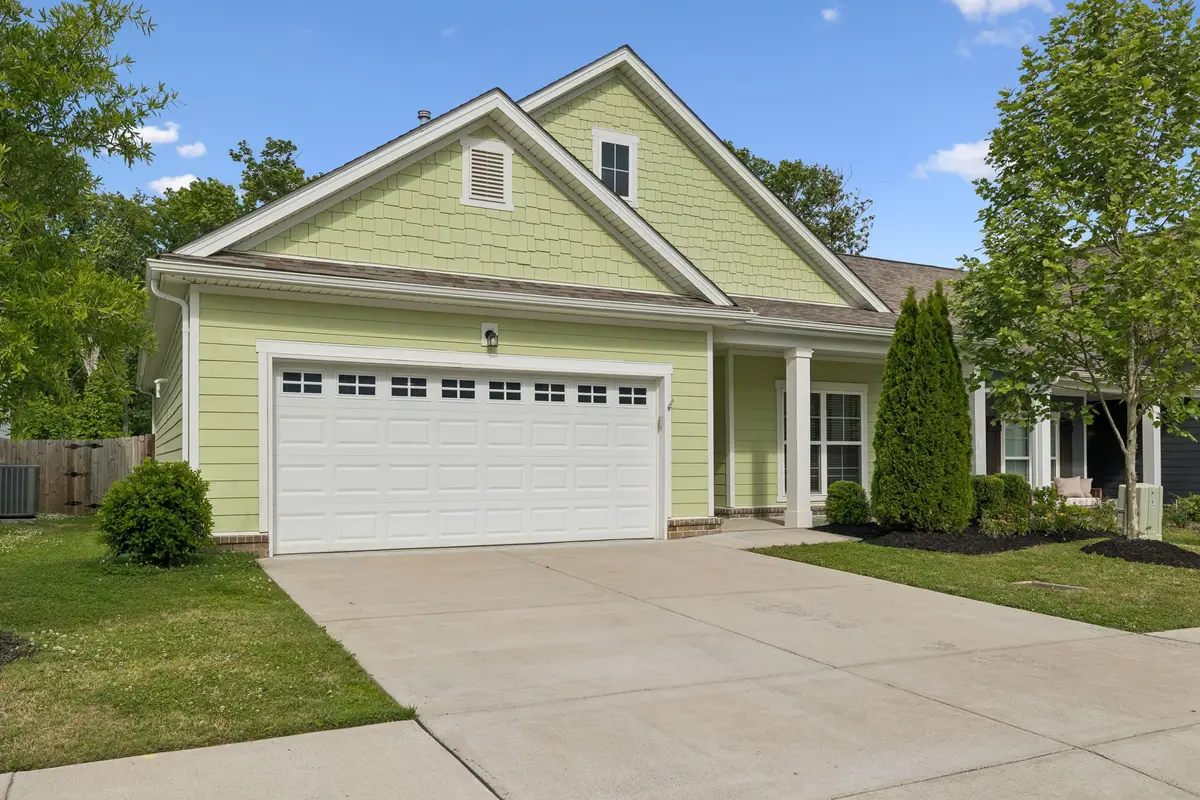 220 Hermitage Point Dr, Hermitage, TN 37076 - #1