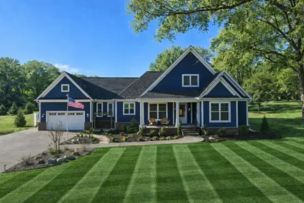 200 Hickory Hill Dr, Cottontown, TN 37048