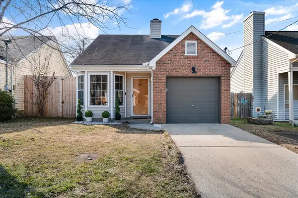 411 Lemont Dr, Nashville, TN 37216