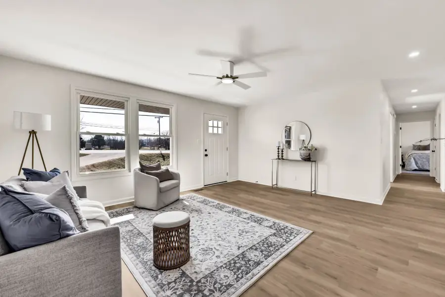 341 Cunningham Ln, Clarksville, TN 37042 - #2