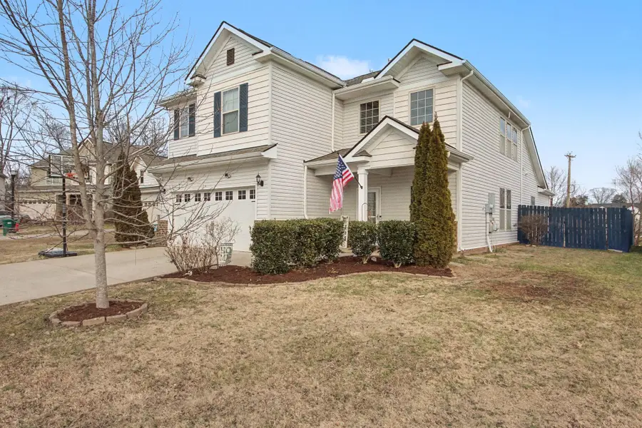 1020 Keeneland Dr, Spring Hill, TN 37174 - #2