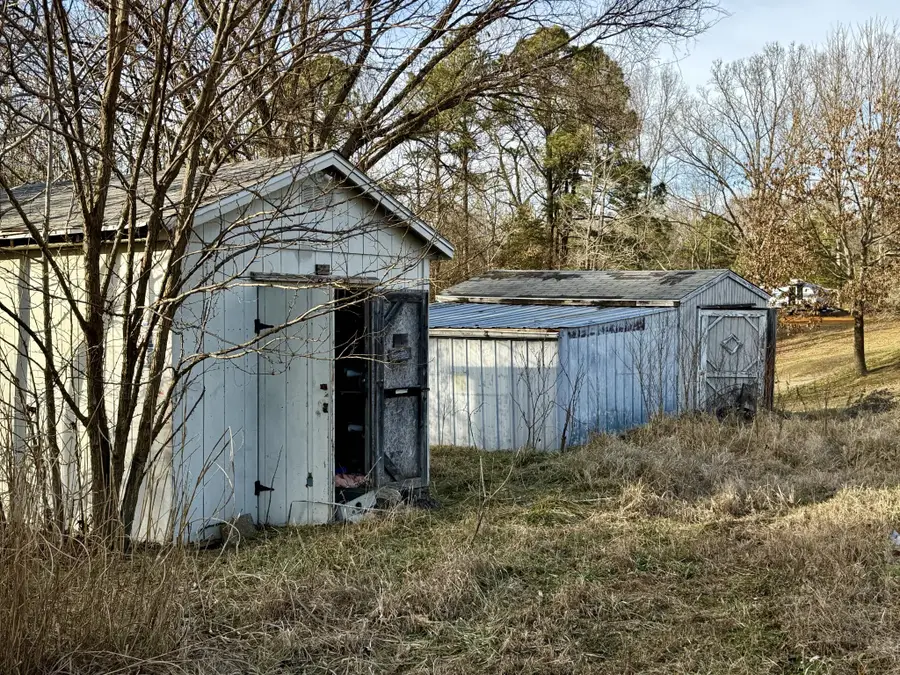 748 Old Mckenzie Hwy, Paris, TN 38242 - #3