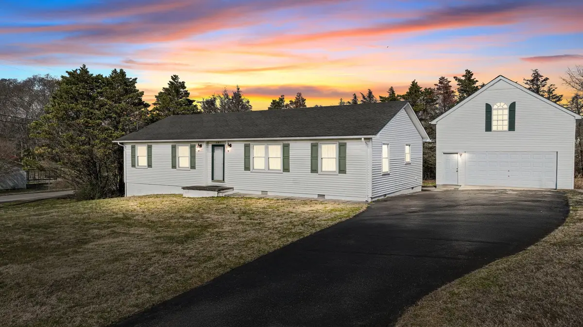 201 Stardust Dr, Shelbyville, TN 37160 - #1