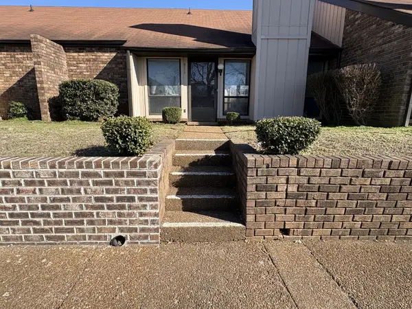 816 Old Coach Pl, Hermitage, TN 37076