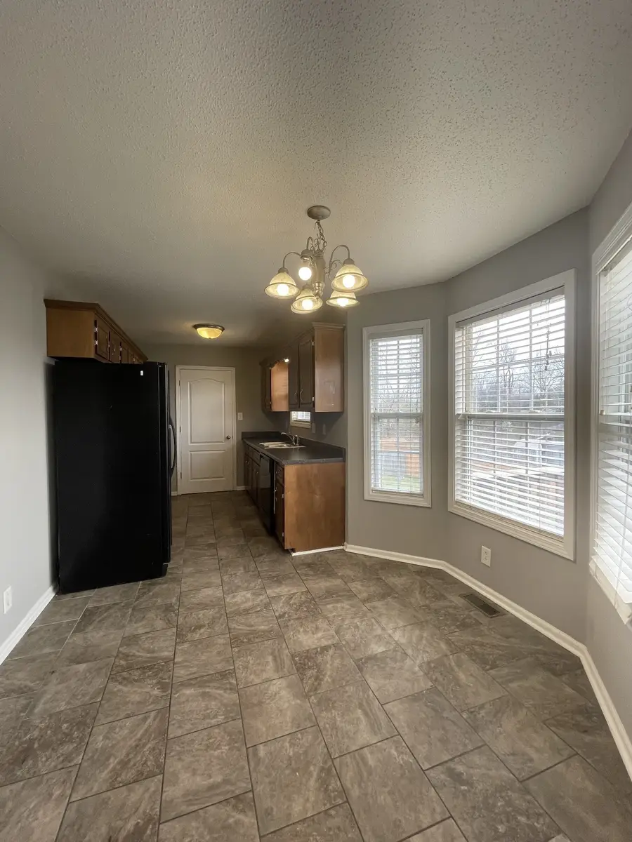 399 Paris Dr, Clarksville, TN 37042 - #3