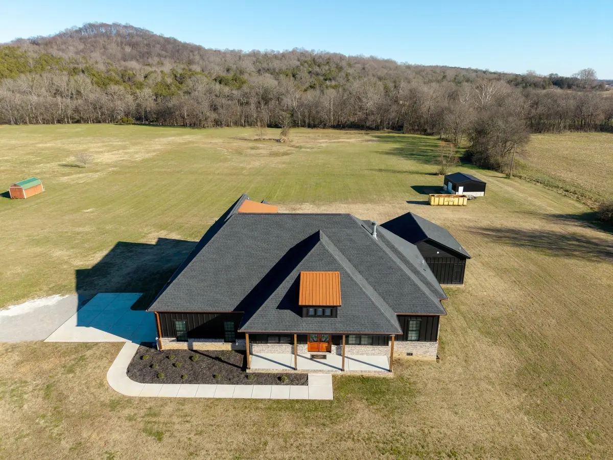 407 Shelbyville Hwy, Fayetteville, TN 37334 - #1