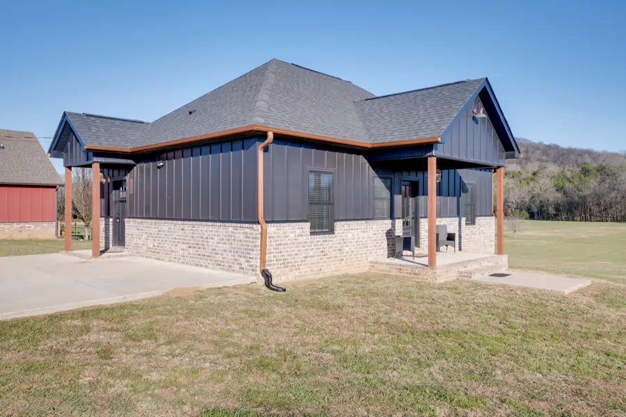 407 Shelbyville Hwy, Fayetteville, TN 37334 - #2