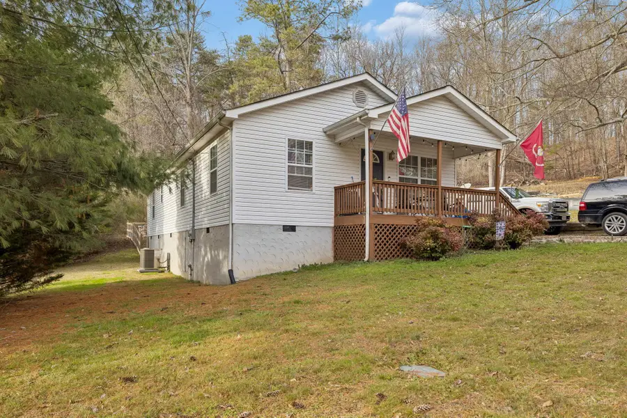 617 Bradley Avenue, La Fayette, GA 30728 - #3