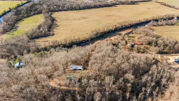 309 River Bluff Rd, Linden, TN 37096