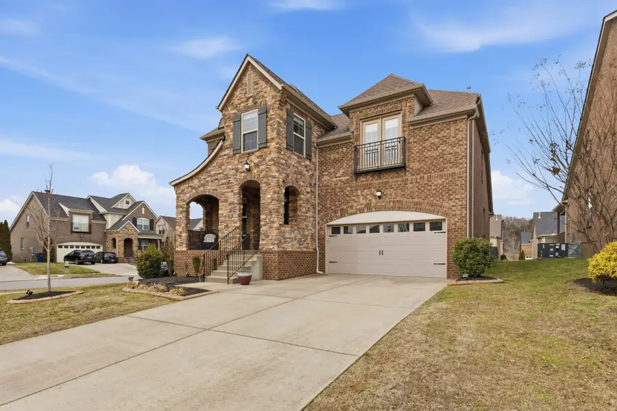 688 Fall Creek Cir, Goodlettsville, TN 37072 - #2